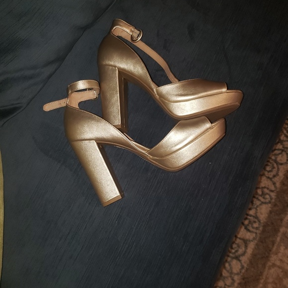 Shoes - Picture 2 of 2